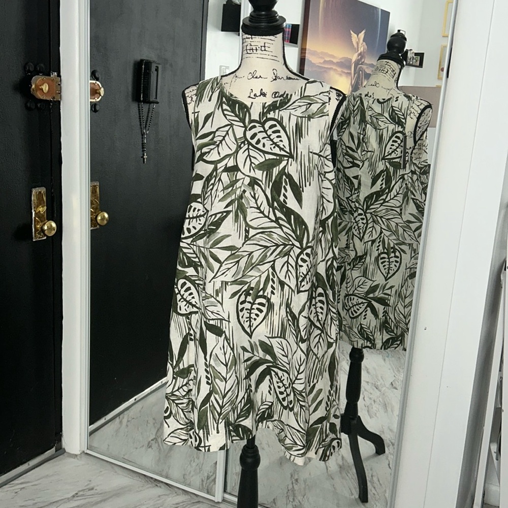 Nwt Tahari Linen dress with side pockets